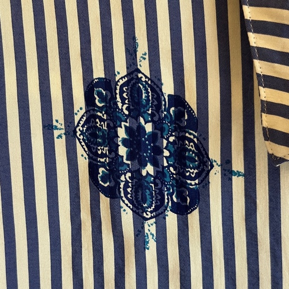 Chico's Blue and White Striped Button Down Elephant Floral Shirt Sz 1 or 8-10 - Picture 9 of 15